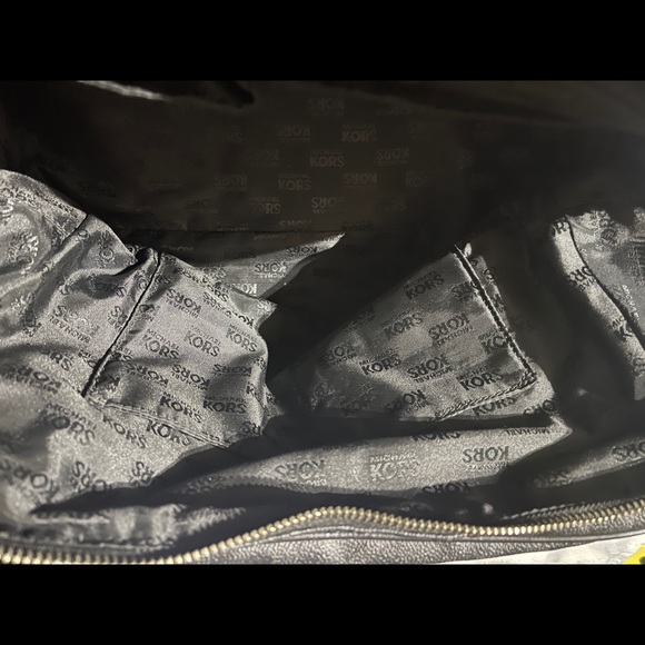 MK Purse - Picture 5 of 10